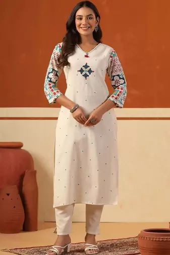 Women Ethnic Motifs Printed Regular Kurta with Trousers
