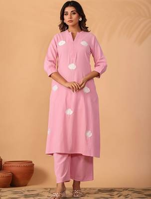 Women Floral Embroidered Regular Thread Work Kurta with Palazzos 1