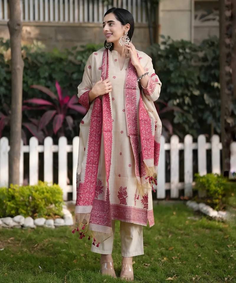 Cream handwoven jamdani kurti with dupatta and pant