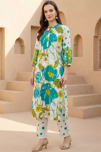Women Floral Printed Regular  Cotton Kurta with Trousers
