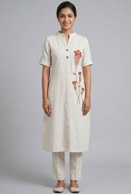 Off-white floral embroidered kurti co-ord set 1