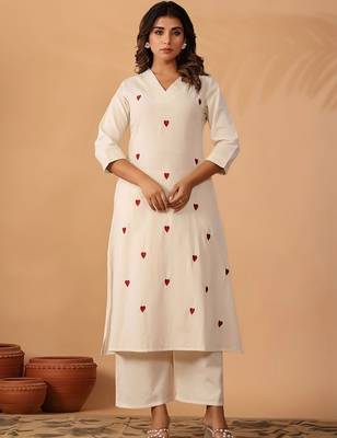 Women Ethnic Motifs Embroidered Regular Thread Work Kurta with Palazzos 1