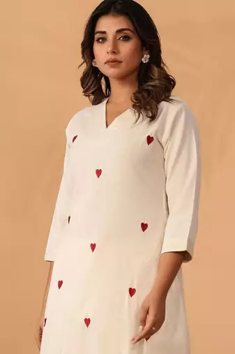 Women Ethnic Motifs Embroidered Regular Thread Work Kurta with Palazzos
