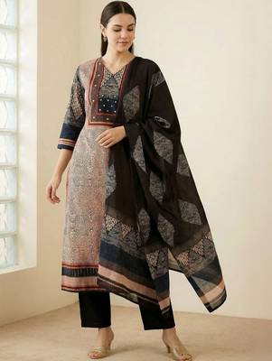 Women Printed Regular Beads and Stones  Cotton Kurta with Trousers & With Dupatta 2