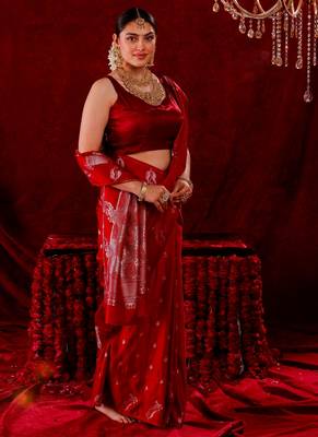 Radhika silk blend banarsi Handloom Saree 3