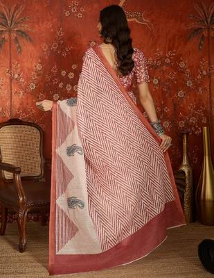Pink linen sequins saree with unstitched blouse piece. 4