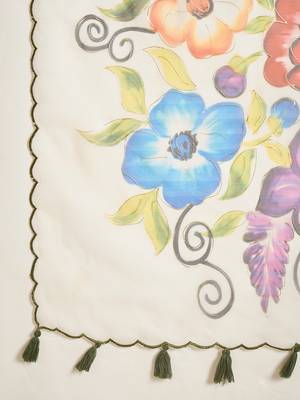 Off white organza printed saree with unstitched blouse piece. 5