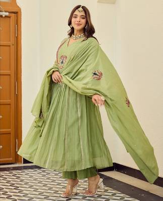 Women's light green chanderi embroidered flared kurta set with dupatta and pant 4