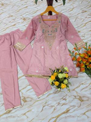 Women's pink silk crepe embroidered kurta set with  pant 2