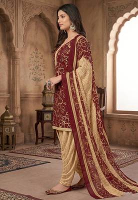 Red printed cotton blend stitched geometric print salwar kurta dupatta for women 3