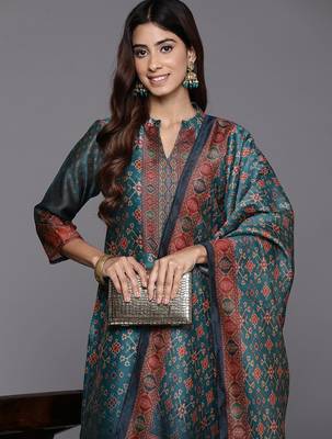 Floral Printed Mandarin Collar Chanderi Silk Straight Kurta with Trouser & Dupatta 2