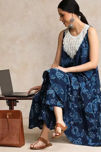 Women Floral Printed Regular Pure Cotton Kurta with Trousers