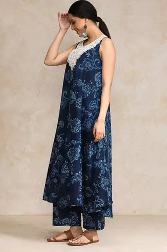 Women Floral Printed Regular Pure Cotton Kurta with Trousers
