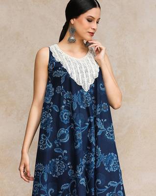 Women Floral Printed Regular Pure Cotton Kurta with Trousers 6