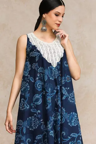 Women Floral Printed Regular Pure Cotton Kurta with Trousers