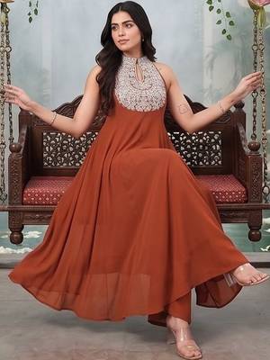 Women Ethnic Motifs Embroidered Regular Thread Work Silk Georgette Kurta with Trousers 1