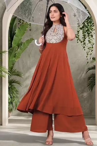 Women Ethnic Motifs Embroidered Regular Thread Work Silk Georgette Kurta with Trousers