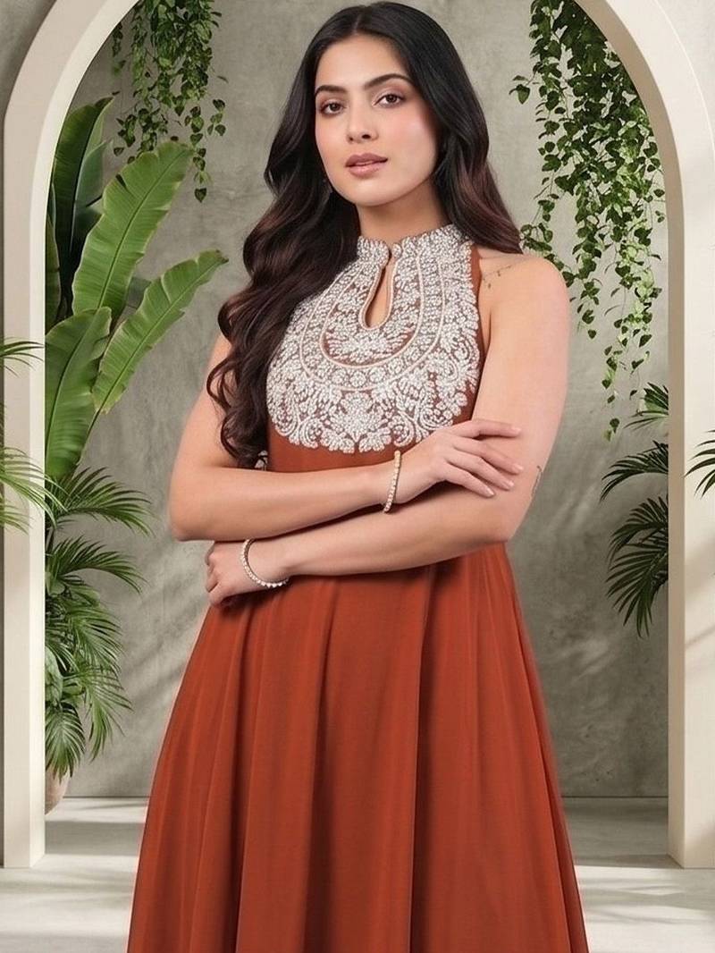 Women Ethnic Motifs Embroidered Regular Thread Work Silk Georgette Kurta with Trousers