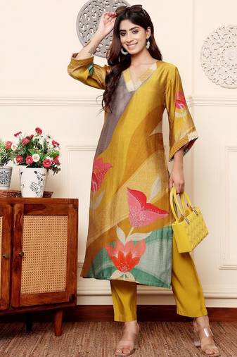 Quirky Printed V-Neck Chanderi Silk Straight Kurta With Trousers