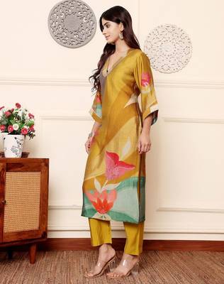 Quirky Printed V-Neck Chanderi Silk Straight Kurta With Trousers 4