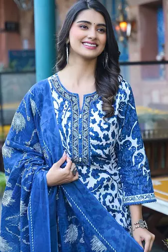 Floral Printed Notch Neck Straight Kurta With Trousers & Dupatta
