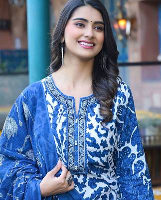 Floral Printed Notch Neck Straight Kurta With Trousers & Dupatta 4