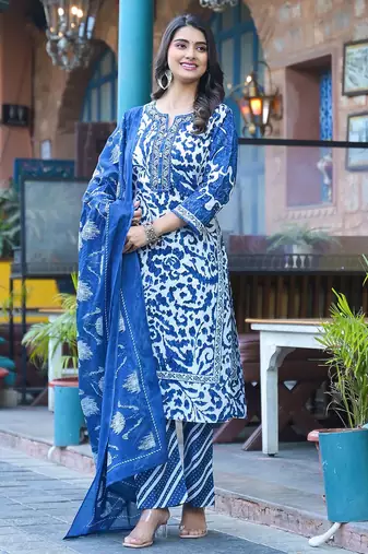 Floral Printed Notch Neck Straight Kurta With Trousers & Dupatta