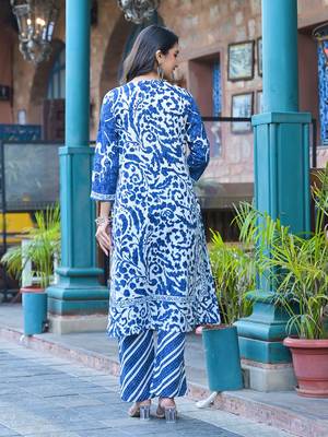 Floral Printed Notch Neck Straight Kurta With Trousers & Dupatta 7
