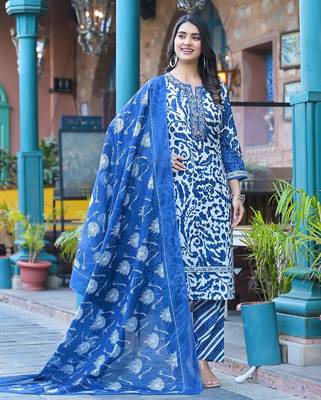 Floral Printed Notch Neck Straight Kurta With Trousers & Dupatta 1