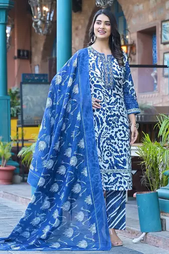 Floral Printed Notch Neck Straight Kurta With Trousers & Dupatta