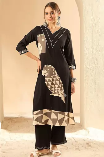 Women Printed Regular Kurta with Trousers