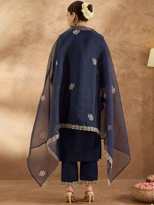 Women Embroidered Regular Thread Work Kurta with Trousers & Dupatta 7