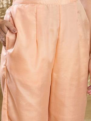 Women Regular Kurta with Trousers & Dupatta 2