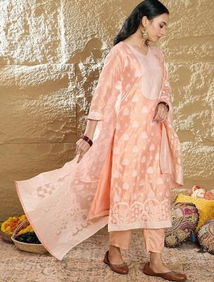 Women Regular Kurta with Trousers & Dupatta 3