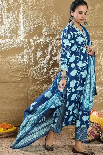 Women Floral Printed Regular Pure Cotton Kurta with Trousers & Dupatta