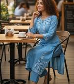 Women Floral Embroidered Regular Thread Work Kurta with Trousers
