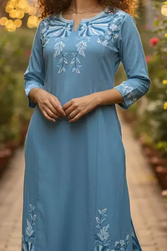 Women Floral Embroidered Regular Thread Work Kurta with Trousers