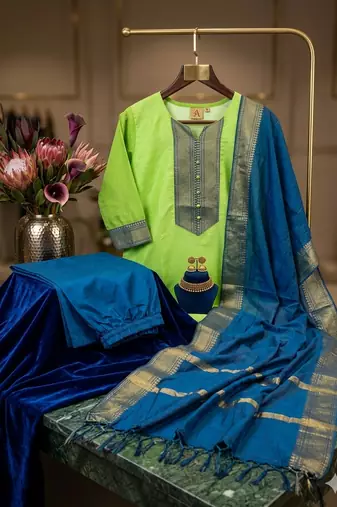 Pista woven jaquard straight kurti dupatta with pant