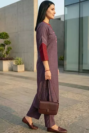 Women Embroidered Regular Thread Work Kurta with Trousers