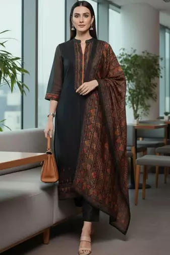 Women Ethnic Motifs Regular Chanderi Silk Kurta with Trousers & With Dupatta