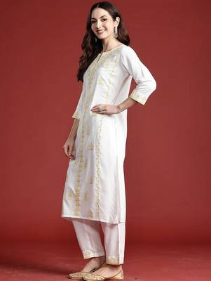 Ethnic Motifs Embroidered Regular Thread Work Kurta with Trousers 4