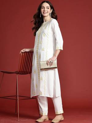 Ethnic Motifs Embroidered Regular Thread Work Kurta with Trousers 6