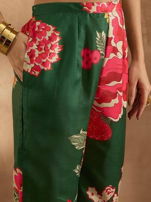Floral Printed Regular Kurta with Trousers 3