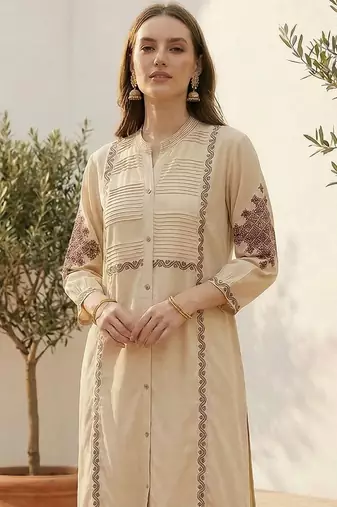 Embroidered Mandarin Collar Kurta Set