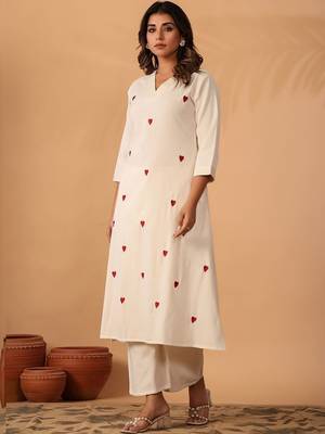 Women Ethnic Motifs Embroidered Regular Thread Work Kurta with Palazzos 3