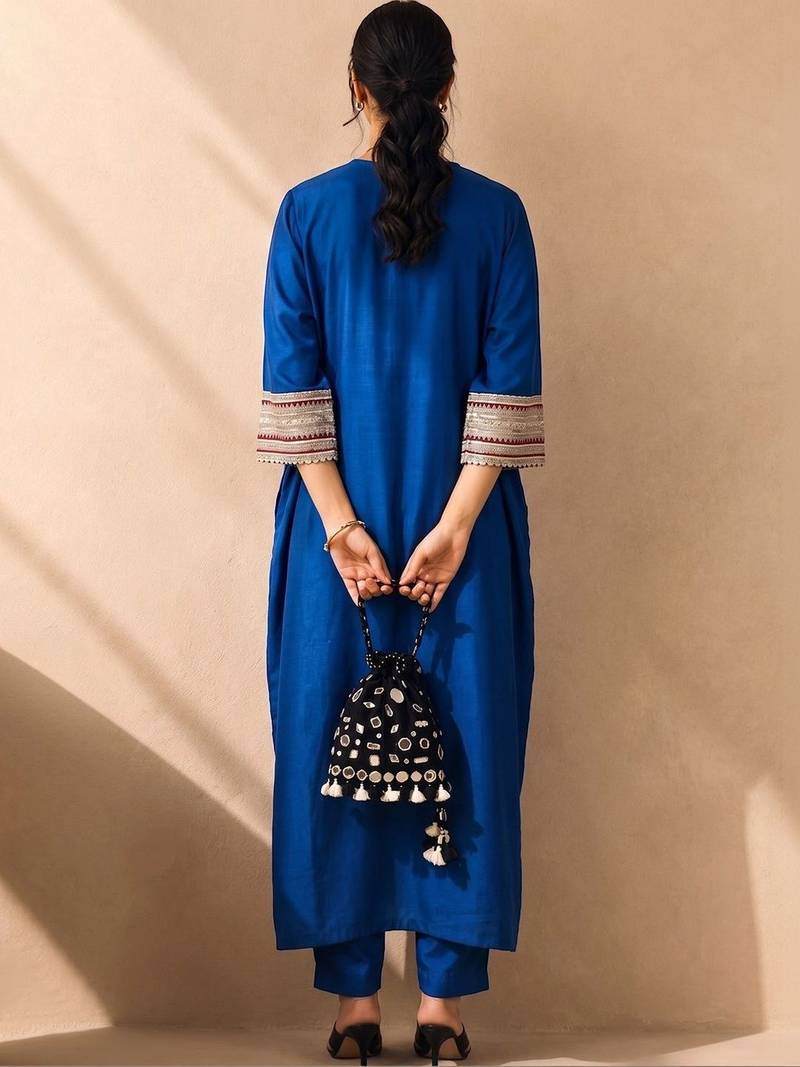 Women Regular Thread Work Kurta with Trousers