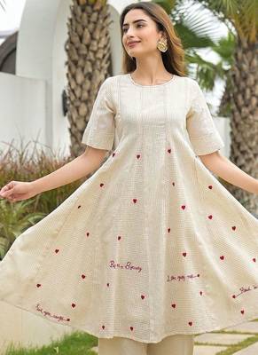 Women Ethnic Motifs Printed Regular Thread Work Kurti with Palazzos 2