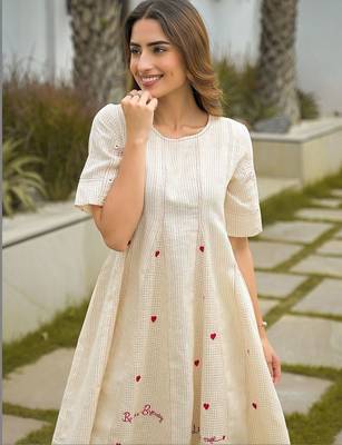Women Ethnic Motifs Printed Regular Thread Work Kurti with Palazzos 3