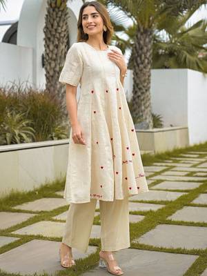 Women Ethnic Motifs Printed Regular Thread Work Kurti with Palazzos 4