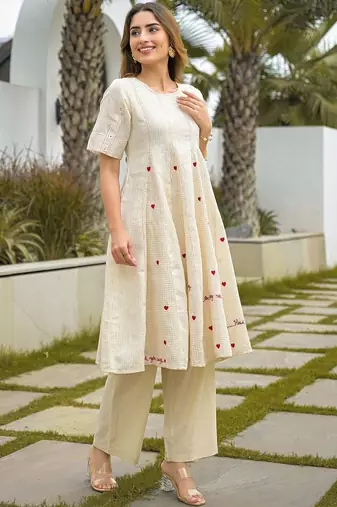 Women Ethnic Motifs Printed Regular Thread Work Kurti with Palazzos